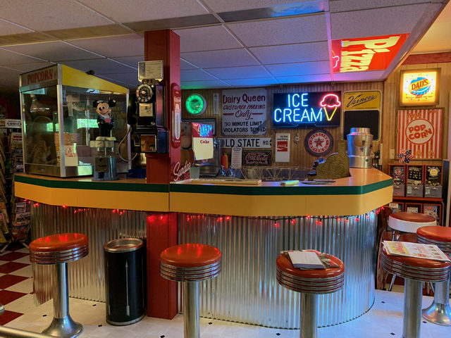 Butler Theatre - Popcorn Machine From Steve (newer photo)